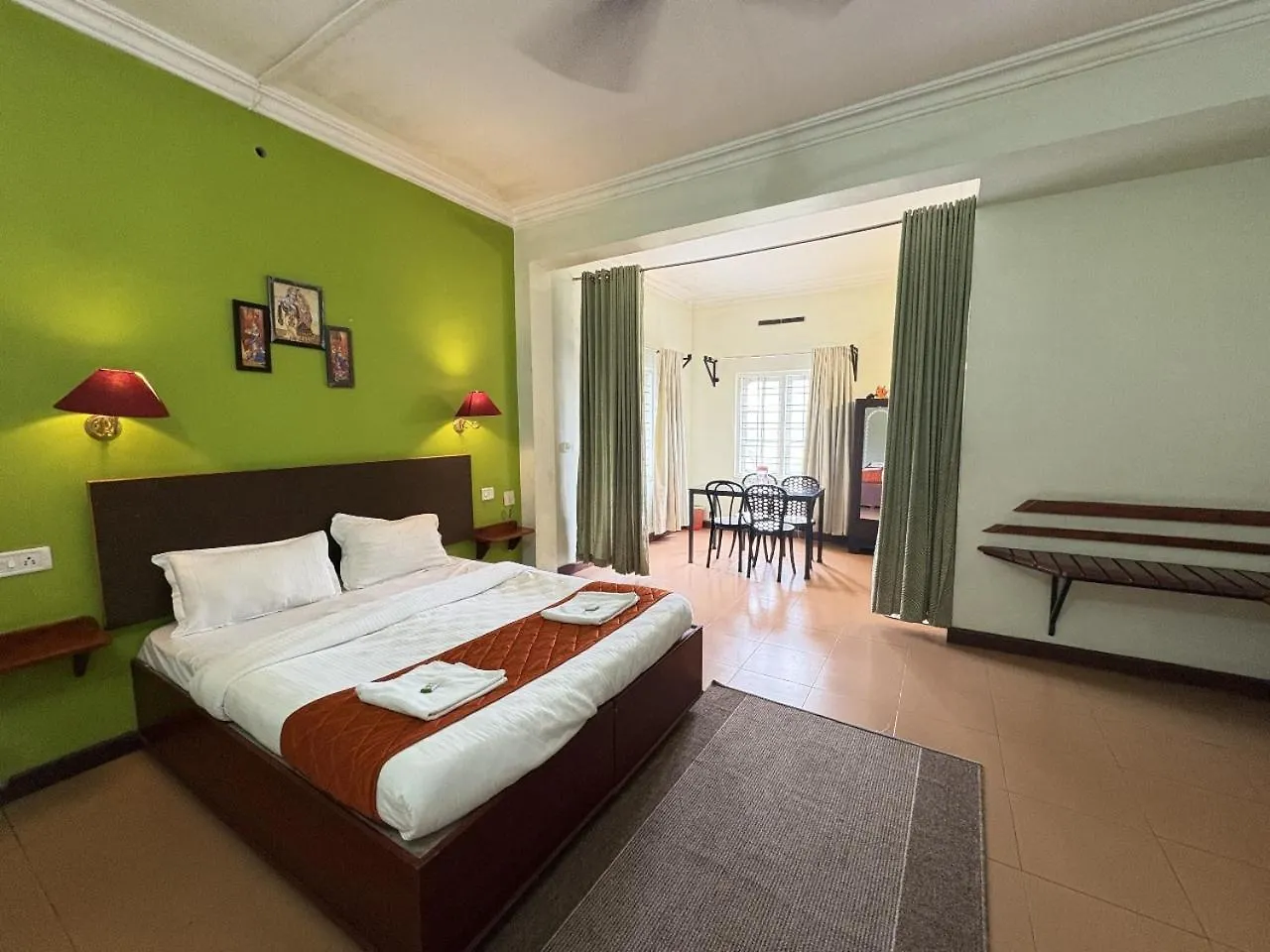 Hotel Silverline Regency Munnar